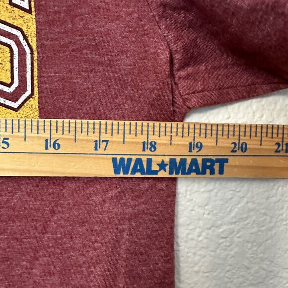 NFL Team Apparel Washington Redskins Football Red Graphic T-Shirt Men's Size M - Picture 5 of 5